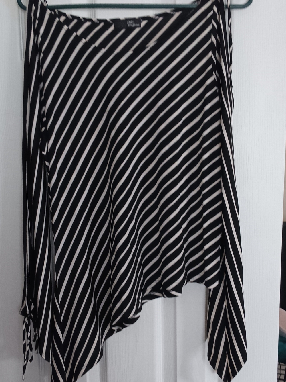 Miss California Brand Black and White Diagonal Stripe Women’s Blouse